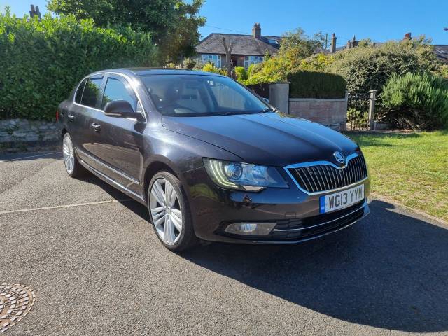 Skoda Superb 2.0 TDI CR 140 Elegance 5dr Hatchback Diesel Black