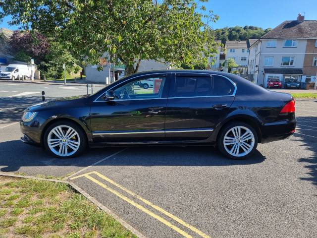 2013 Skoda Superb 2.0 TDI CR 140 Elegance 5dr