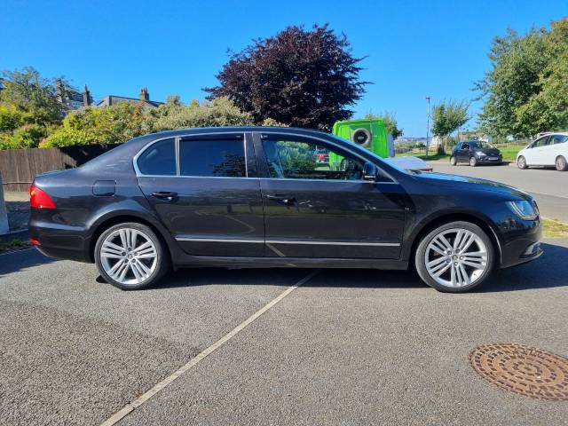 2013 Skoda Superb 2.0 TDI CR 140 Elegance 5dr