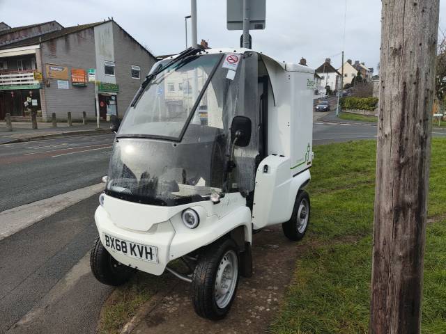 Other Other 0.0 Gen 2.2 Four Wheel Drive Electric White